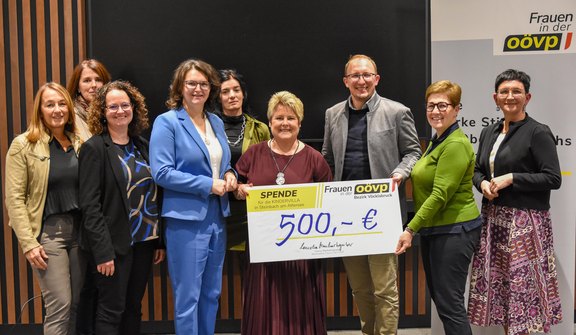 251106_Bezirkstag_Frauen_Spenden_VB-97.jpg  