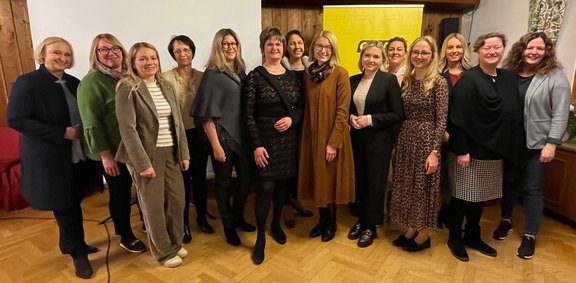 2025-01-29_neu_gewählter_Bezirksvorstand_der_Frauen_in_der_OÖVP_Eferding_Mit_LH_Str._Haberlander.jpg  