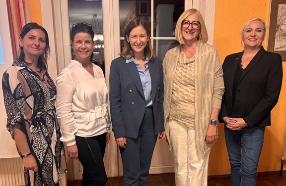 Foto_EUMinisterin_Claudia_Plakolm.jpg  