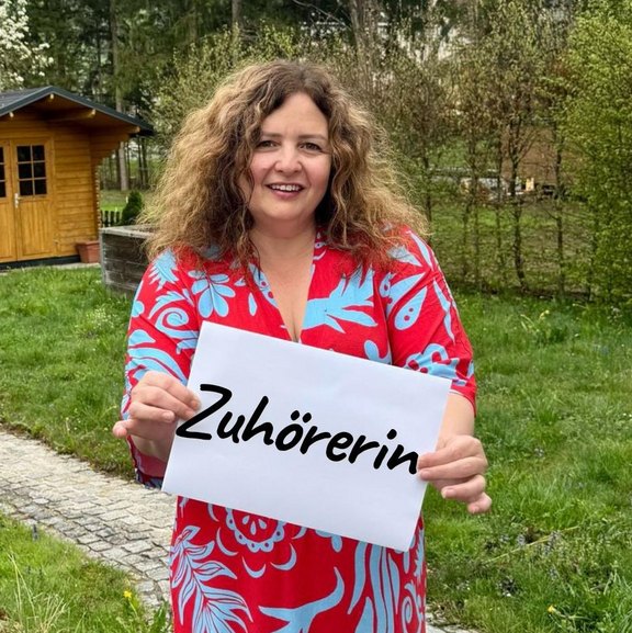 Cornelia_Pöttinger_-_Zuhörerin.jpg  