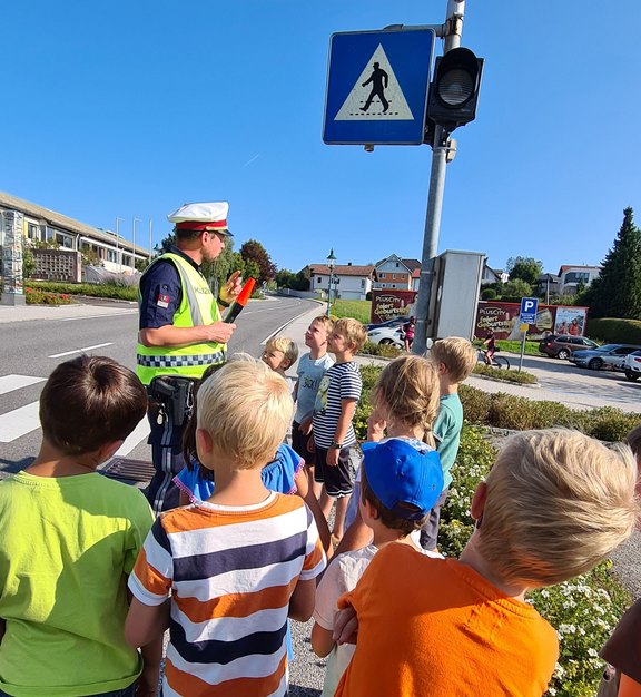 Schulanfänger_üben_Schulweg.jpg  
