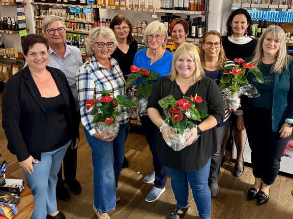 Foto_Schwertberg_Vorstand_neu_mit_ELisabeth__Lisi_und_Martina.jpeg  